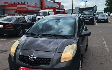 Toyota Yaris III рестайлинг, 2007 год, 440 000 рублей, 4 фотография