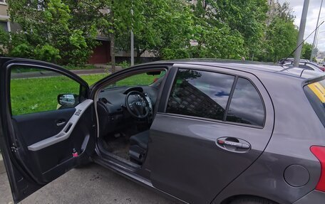 Toyota Yaris III рестайлинг, 2007 год, 440 000 рублей, 17 фотография