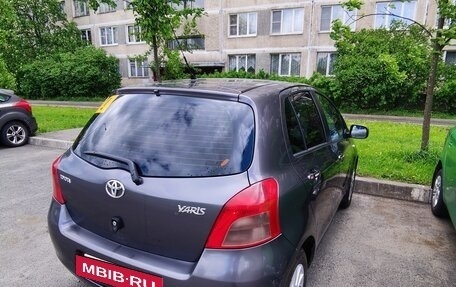 Toyota Yaris III рестайлинг, 2007 год, 440 000 рублей, 15 фотография
