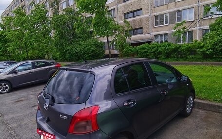 Toyota Yaris III рестайлинг, 2007 год, 440 000 рублей, 19 фотография