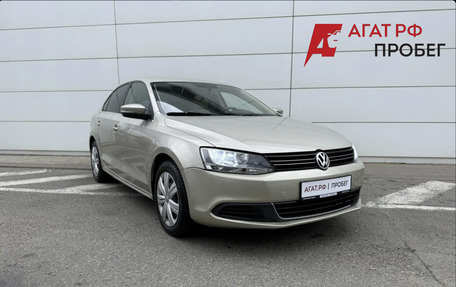Volkswagen Jetta VI, 2013 год, 990 000 рублей, 3 фотография