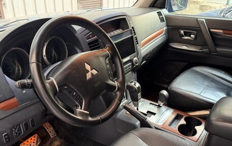 Mitsubishi Pajero IV, 2007 год, 1 550 000 рублей, 11 фотография