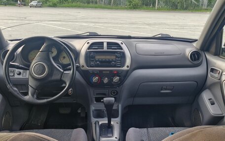 Toyota RAV4, 2002 год, 900 000 рублей, 7 фотография
