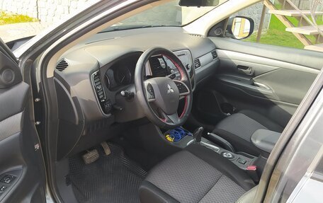 Mitsubishi Outlander III рестайлинг 3, 2013 год, 1 200 000 рублей, 6 фотография