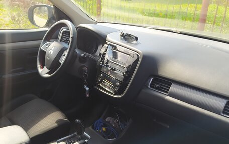 Mitsubishi Outlander III рестайлинг 3, 2013 год, 1 200 000 рублей, 12 фотография