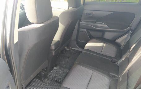 Mitsubishi Outlander III рестайлинг 3, 2013 год, 1 200 000 рублей, 7 фотография
