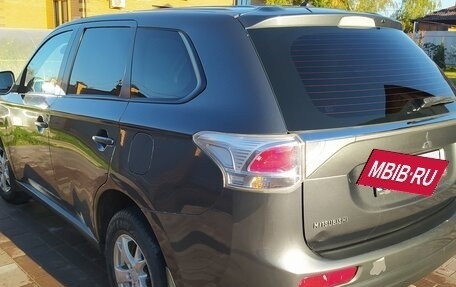Mitsubishi Outlander III рестайлинг 3, 2013 год, 1 200 000 рублей, 3 фотография