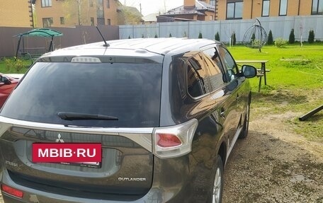 Mitsubishi Outlander III рестайлинг 3, 2013 год, 1 200 000 рублей, 9 фотография