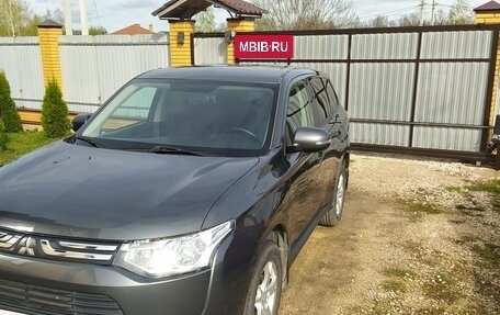 Mitsubishi Outlander III рестайлинг 3, 2013 год, 1 200 000 рублей, 11 фотография