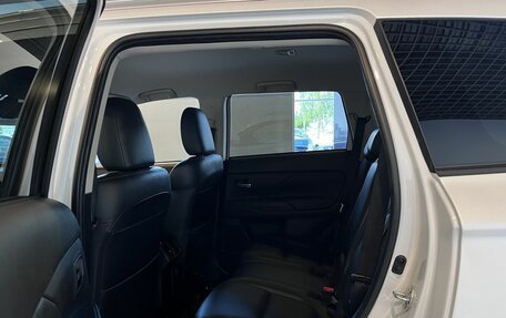Mitsubishi Outlander III рестайлинг 3, 2021 год, 3 240 000 рублей, 21 фотография