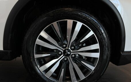 Mitsubishi Outlander III рестайлинг 3, 2021 год, 3 240 000 рублей, 17 фотография