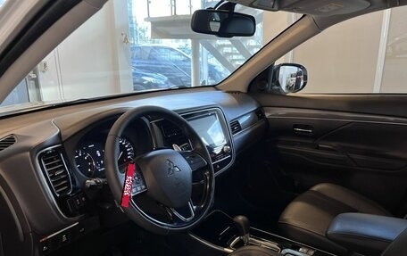 Mitsubishi Outlander III рестайлинг 3, 2021 год, 3 240 000 рублей, 20 фотография