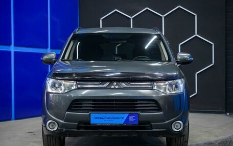 Mitsubishi Outlander III рестайлинг 3, 2014 год, 1 230 000 рублей, 4 фотография