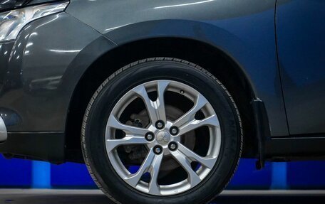 Mitsubishi Outlander III рестайлинг 3, 2014 год, 1 230 000 рублей, 10 фотография