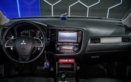 Mitsubishi Outlander III рестайлинг 3, 2014 год, 1 230 000 рублей, 12 фотография