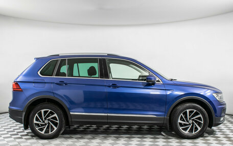 Volkswagen Tiguan II, 2018 год, 2 145 000 рублей, 4 фотография