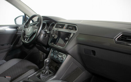 Volkswagen Tiguan II, 2018 год, 2 145 000 рублей, 10 фотография