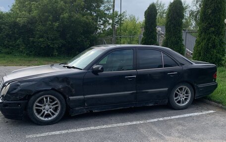 Mercedes-Benz E-Класс, 2000 год, 150 000 рублей, 3 фотография