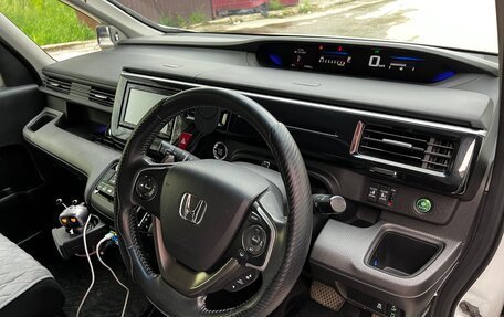 Honda Stepwgn IV, 2017 год, 1 850 000 рублей, 10 фотография