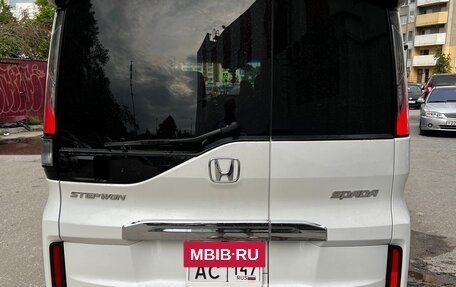 Honda Stepwgn IV, 2017 год, 1 850 000 рублей, 7 фотография