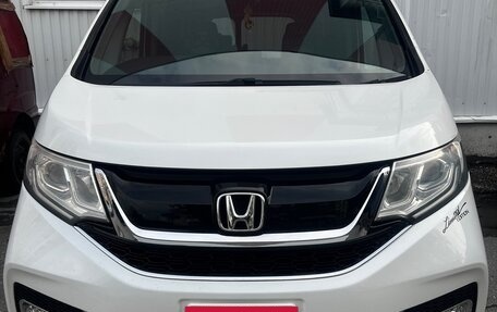 Honda Stepwgn IV, 2017 год, 1 850 000 рублей, 3 фотография