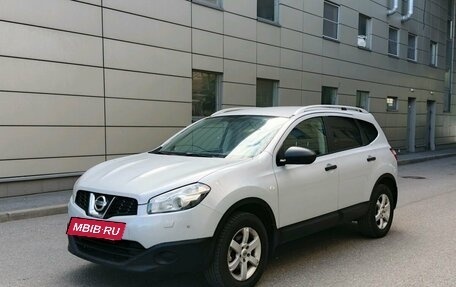 Nissan Qashqai+2 I, 2010 год, 925 000 рублей, 2 фотография