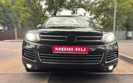 Volkswagen Touareg III, 2012 год, 1 790 000 рублей, 2 фотография
