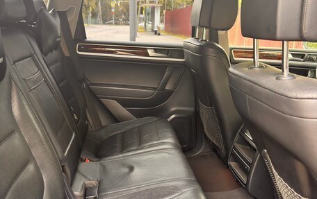 Volkswagen Touareg III, 2012 год, 1 790 000 рублей, 28 фотография