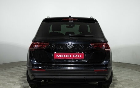 Volkswagen Tiguan II, 2018 год, 2 199 700 рублей, 7 фотография