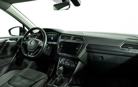 Volkswagen Tiguan II, 2018 год, 2 199 700 рублей, 10 фотография