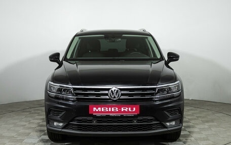 Volkswagen Tiguan II, 2018 год, 2 199 700 рублей, 2 фотография