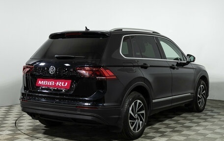 Volkswagen Tiguan II, 2018 год, 2 199 700 рублей, 6 фотография