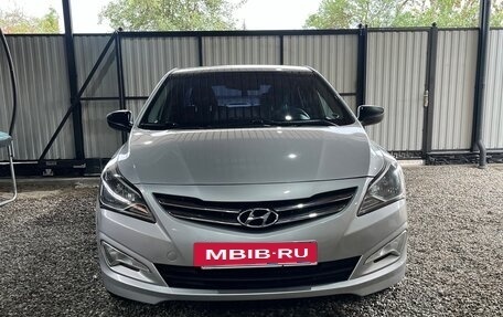 Hyundai Solaris II рестайлинг, 2015 год, 3 фотография