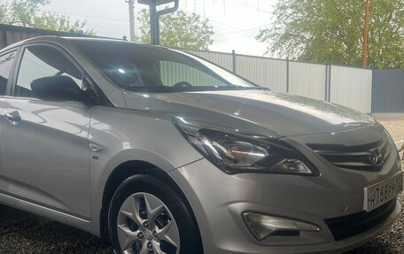 Hyundai Solaris II рестайлинг, 2015 год, 17 фотография