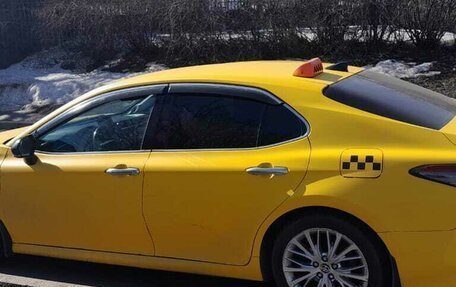 Toyota Camry, 2021 год, 1 900 000 рублей, 4 фотография