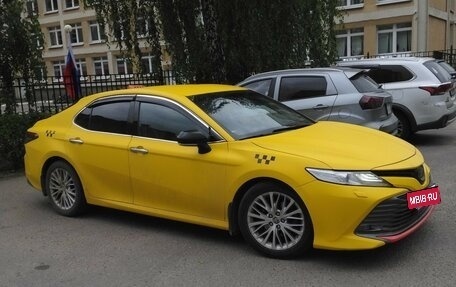 Toyota Camry, 2021 год, 1 900 000 рублей, 13 фотография
