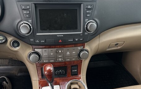 Toyota Highlander III, 2011 год, 1 570 000 рублей, 9 фотография