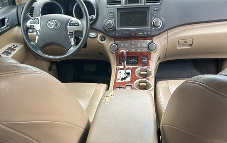 Toyota Highlander III, 2011 год, 1 570 000 рублей, 7 фотография