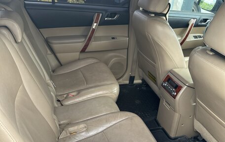 Toyota Highlander III, 2011 год, 1 570 000 рублей, 6 фотография