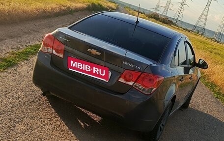 Chevrolet Cruze II, 2010 год, 630 000 рублей, 4 фотография