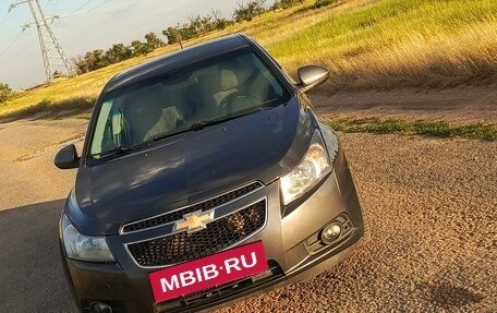 Chevrolet Cruze II, 2010 год, 630 000 рублей, 2 фотография