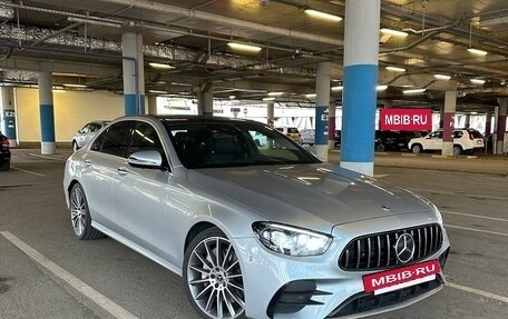 Mercedes-Benz E-Класс, 2022 год, 6 350 000 рублей, 3 фотография