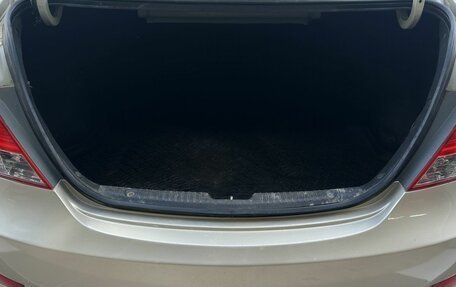 Hyundai Solaris II рестайлинг, 2011 год, 690 000 рублей, 15 фотография