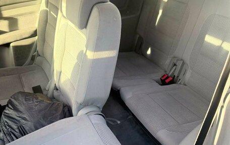 Volkswagen Touran III, 2005 год, 550 000 рублей, 6 фотография