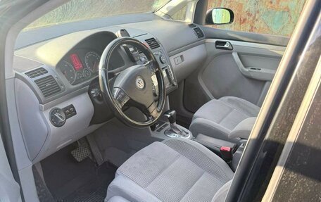 Volkswagen Touran III, 2005 год, 550 000 рублей, 8 фотография
