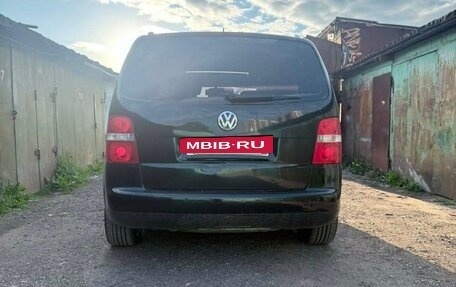 Volkswagen Touran III, 2005 год, 550 000 рублей, 4 фотография