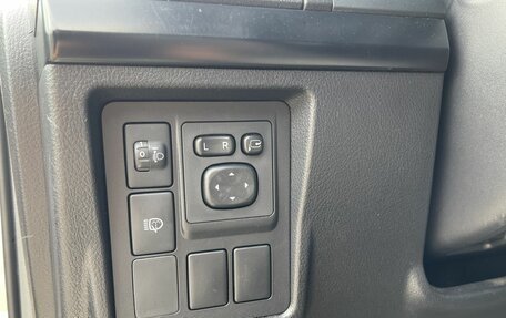 Toyota Land Cruiser 200, 2011 год, 2 625 000 рублей, 19 фотография