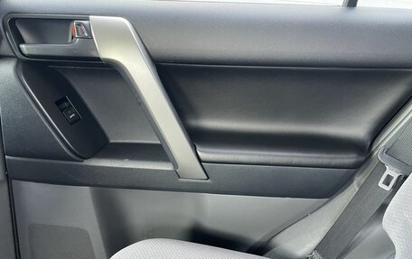 Toyota Land Cruiser 200, 2011 год, 2 625 000 рублей, 23 фотография