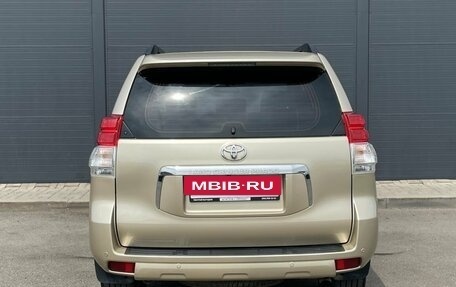 Toyota Land Cruiser 200, 2011 год, 2 625 000 рублей, 9 фотография