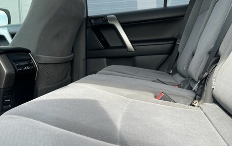 Toyota Land Cruiser 200, 2011 год, 2 625 000 рублей, 24 фотография